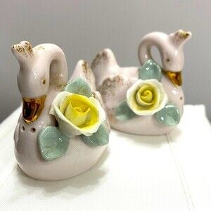 Vintage Pink Swan Salt Pepper Shakers Gold Accents Yellow Flowers Made in Japan